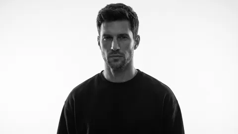 Ultra-Realistic Black and White Low-Light Fashion Portrait Prompt - Gemini Prompt