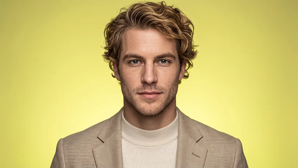 Yellow-Lime Studio Editorial Headshot aus Foto Prompt - Gemini Prompt